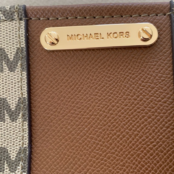NWT Michael Kors Belt Bag: Beige/Brown, Gold Metal Logo, Synthetic Material L/XL - Picture 5 of 11